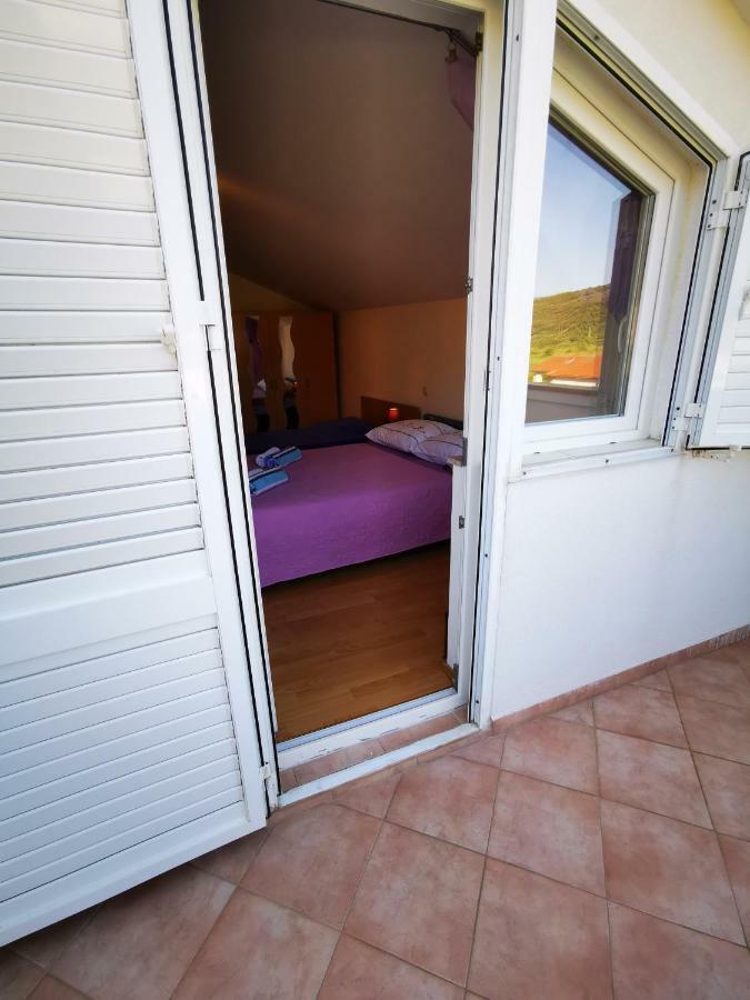 Apartmani Franciska Rab Town Exterior foto